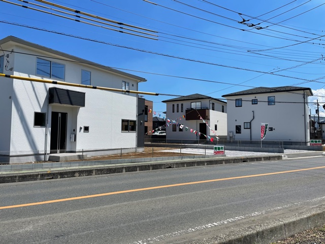 上里町金久保3期（全3棟）1号棟の前面道路含む現地写真|前面道路含む現地写真です