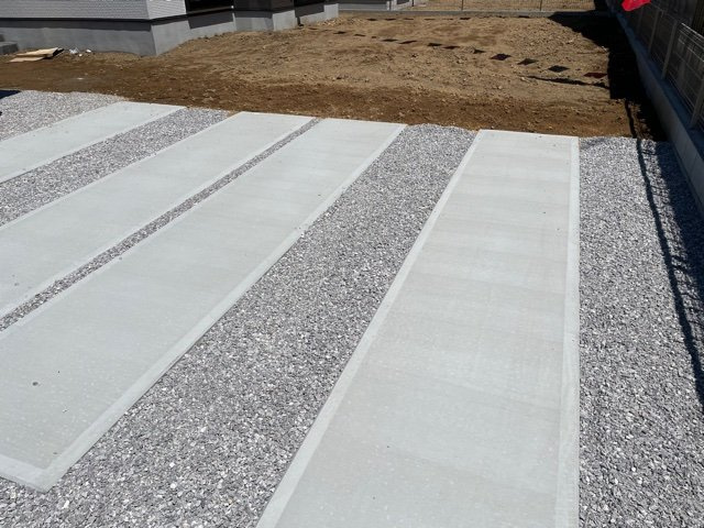 上里町金久保3期（全3棟）2号棟の駐車場