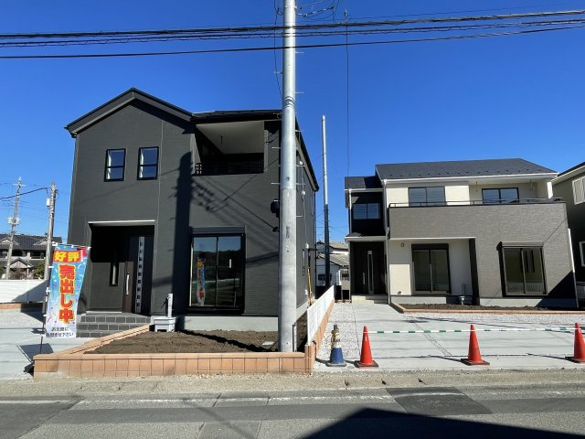 藤岡市本郷第2（全2棟）1号棟の前面道路含む現地写真|1号棟、2号棟