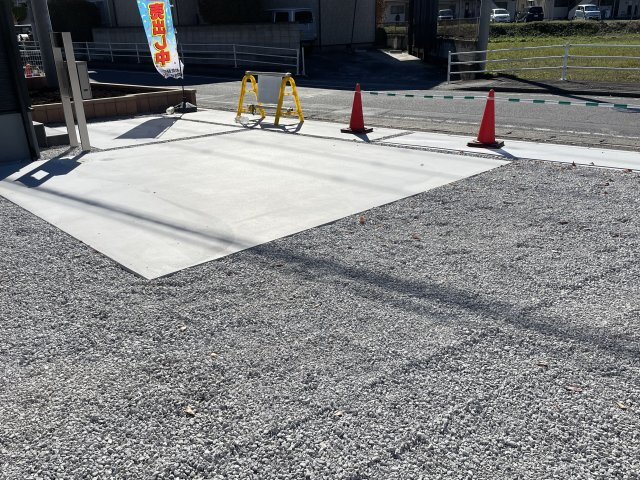 藤岡市本郷第2（全2棟）1号棟の駐車場|駐車スペースもあります