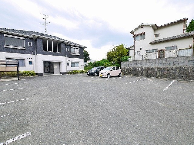 グランパルクの駐車場|駐車スペースもあります