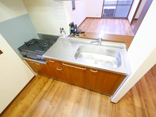 グランパルクのキッチン|コンパクトなキッチンで掃除もラクラク