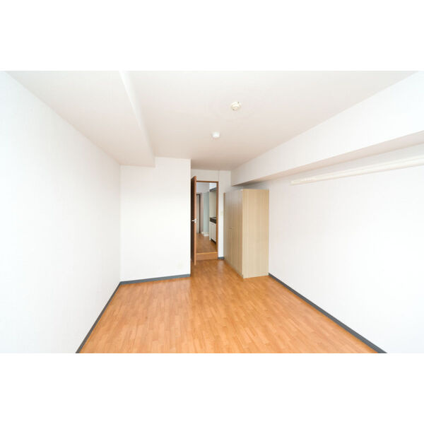 シャントール二条の居間・リビング