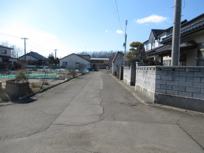 【前面道路含む現地写真】 | 能代市南陽崎・売地(1筆）