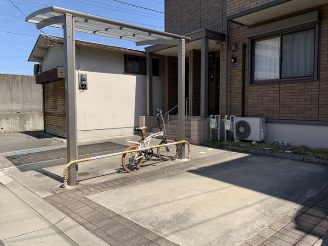 櫻井タウンハウスの駐車場