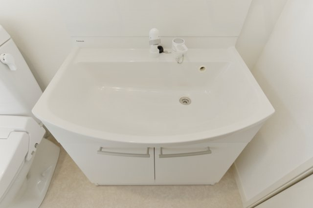 シャ・ガイールの独立洗面台