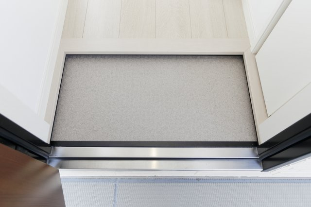 シャ・ガイールの玄関