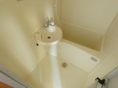 【浴室】 | プレジール | 使いやすい2点ユニットバスになります。