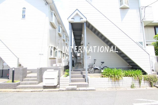 レジデンス波房のエントランス