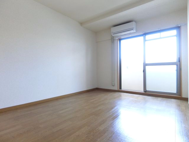 ソフィアコートの寝室|同マンション別部屋写真