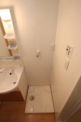 【設備】 | リビングタウン狭山池公園E棟 | 室内洗濯機置場