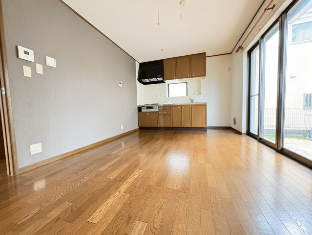 多磨町貸家の居間・リビング