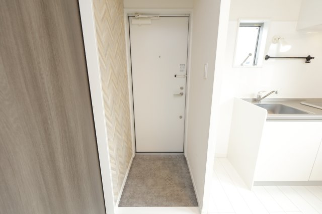 アパートメント新小岩B棟 の玄関