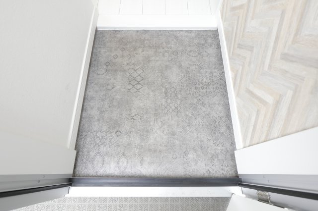 アパートメント新小岩B棟 の玄関