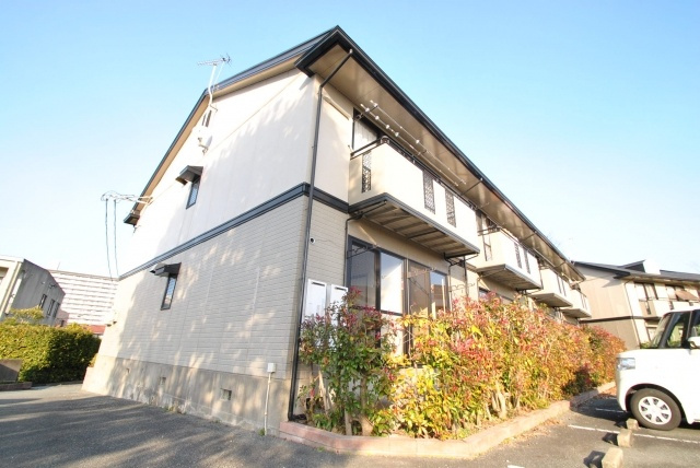 久留米市野中町のアパートの外観