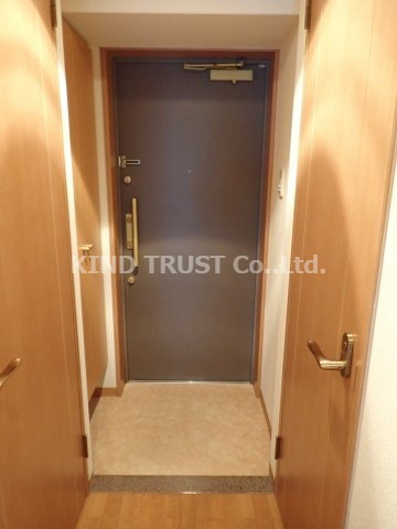 南森町プライマリーワンの玄関