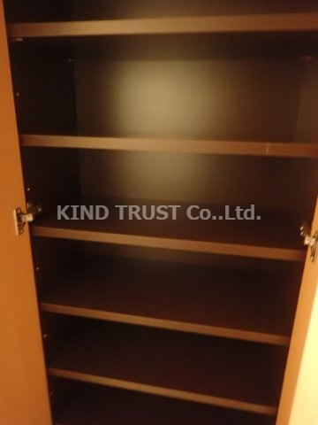 南森町プライマリーワンの玄関|シューズボックスです