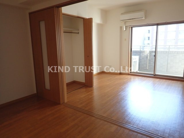 南森町プライマリーワンの洋室