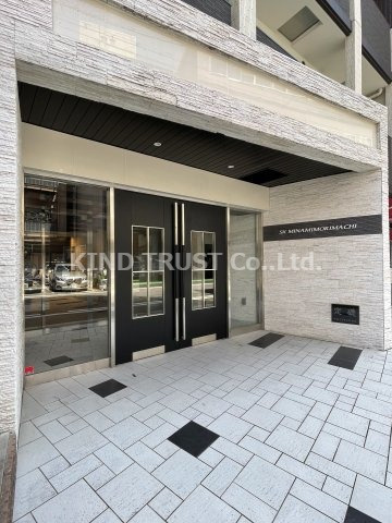 SK南森町のエントランス