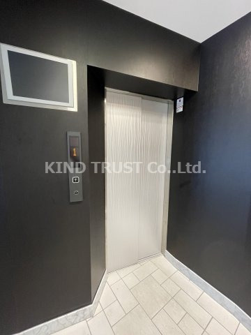 SK南森町のロビー