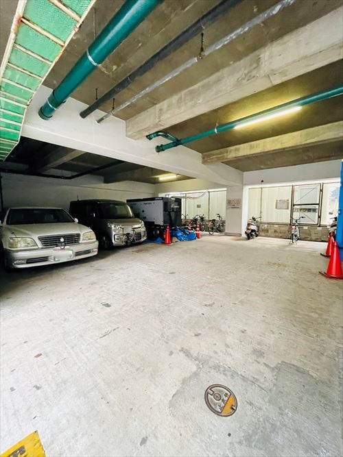 メゾン南福岡の駐車場