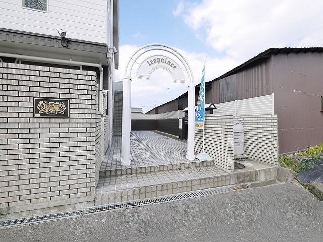 レオパレス尼ヶ辻のロビー|清潔なロビーです