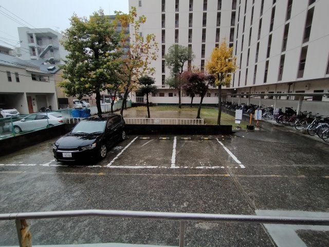 京橋第一コーポの駐車場