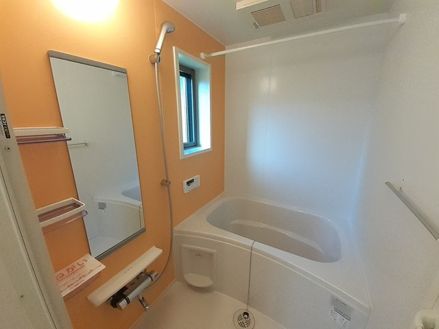 ブライトヒルズⅣの浴室