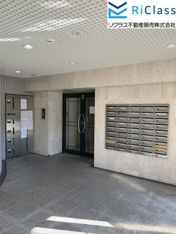 ワコーレグラン山の手のエントランス