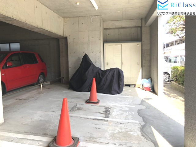 コスモ神戸サウスアヴェニューの駐車場