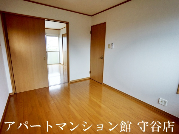 ラポールIWAIの洋室