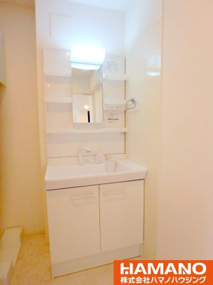 【洗面所】 | リンクベース | 明るい洗面所です