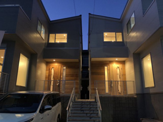 【外観】 | 外観も気になるポイント！夜の外観も素敵なんです。