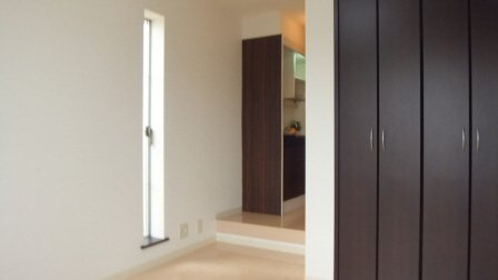 ＣＯＬＯＲ若宮の収納|エアコン完備です