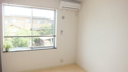 ＣＯＬＯＲ若宮の設備|南向きで明るい室内です。