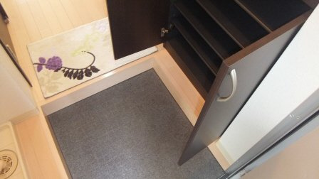 ＣＯＬＯＲ若宮の玄関|下駄箱付きの玄関！！