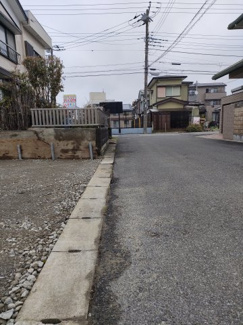 【前面道路含む現地写真】