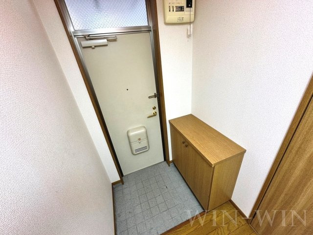 シティ・ナカヤマ Bの玄関