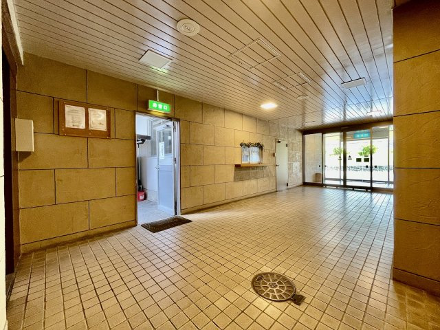 藤和長住コープのエントランス