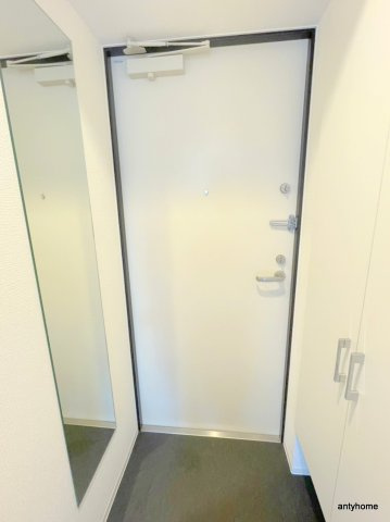 プレサンス江坂ベルフィーヌ　仲介手数料無料の玄関