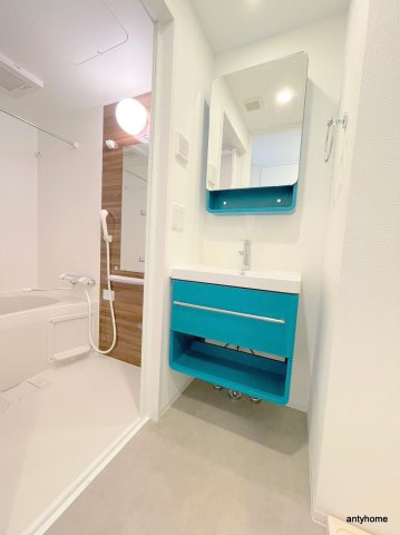 プレサンス江坂ベルフィーヌ　仲介手数料無料の洗面所