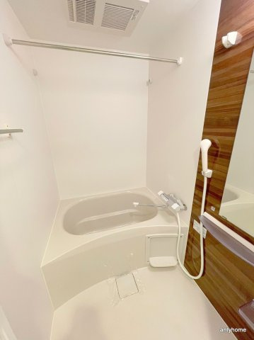 プレサンス江坂ベルフィーヌ　仲介手数料無料の浴室