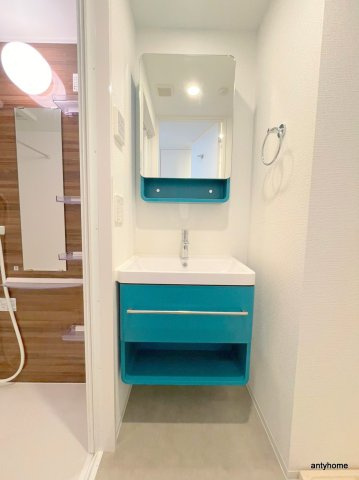 プレサンス江坂ベルフィーヌ　仲介手数料無料の洗面所