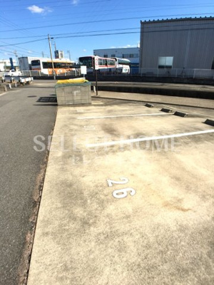 【駐車場】 | エクセレントＫＯＹＯ | 車をお持ちの方に嬉しい駐車場付きの物件です