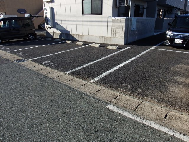 フォレストの駐車場|サンプル
