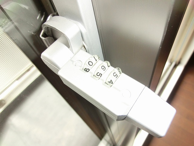 RESIDIA上野御徒町の設備|レジディア上野御徒町の窓のセキュリティです