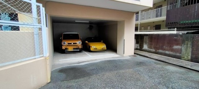 新深江ビューハイツの駐車場