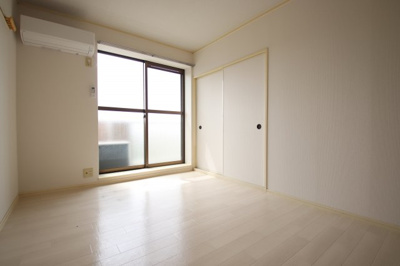 【洋室】 | ファミリーハウス須賀