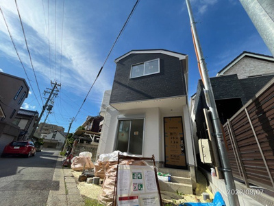 【外観】 | 千種区池園町 全1棟　1号棟＜仲介手数料無料＞見付小・城山中　新築一戸建て | 9/7撮影
社長の村田です！
自らプレイヤーとして営業しています★
長年の経験と実績から皆様により良いマイホーム購入のご提案をいたします。
住宅ローンの不安や購入後の不安等何でもご相談ください。