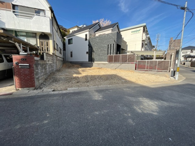 【外観】 | 千種区池園町 全1棟　1号棟＜仲介手数料無料＞見付小・城山中　新築一戸建て | 4/1撮影
住宅ローンアドバイザーの村田です。住宅ローン審査が通らなかった方、あきらめる前にご相談ください。